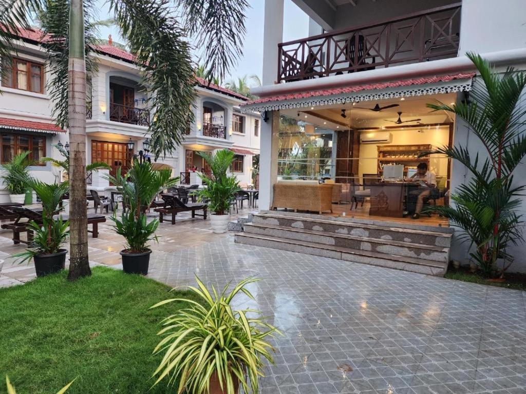 Coastal Suites Apart Hotel ---- 8 Minutes Walk To Beach بيناوليم المظهر الخارجي الصورة